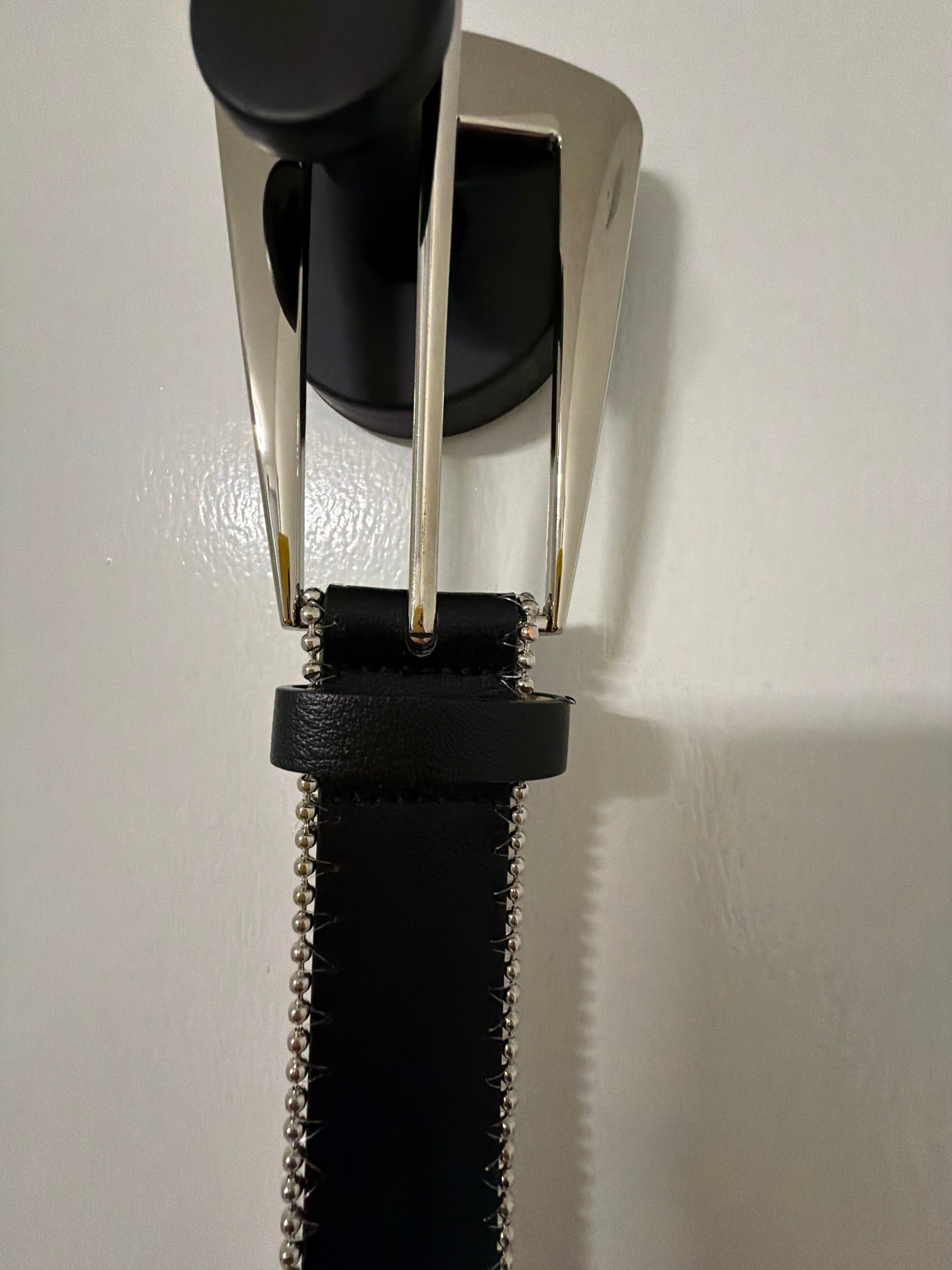 Black and silver belt ￼